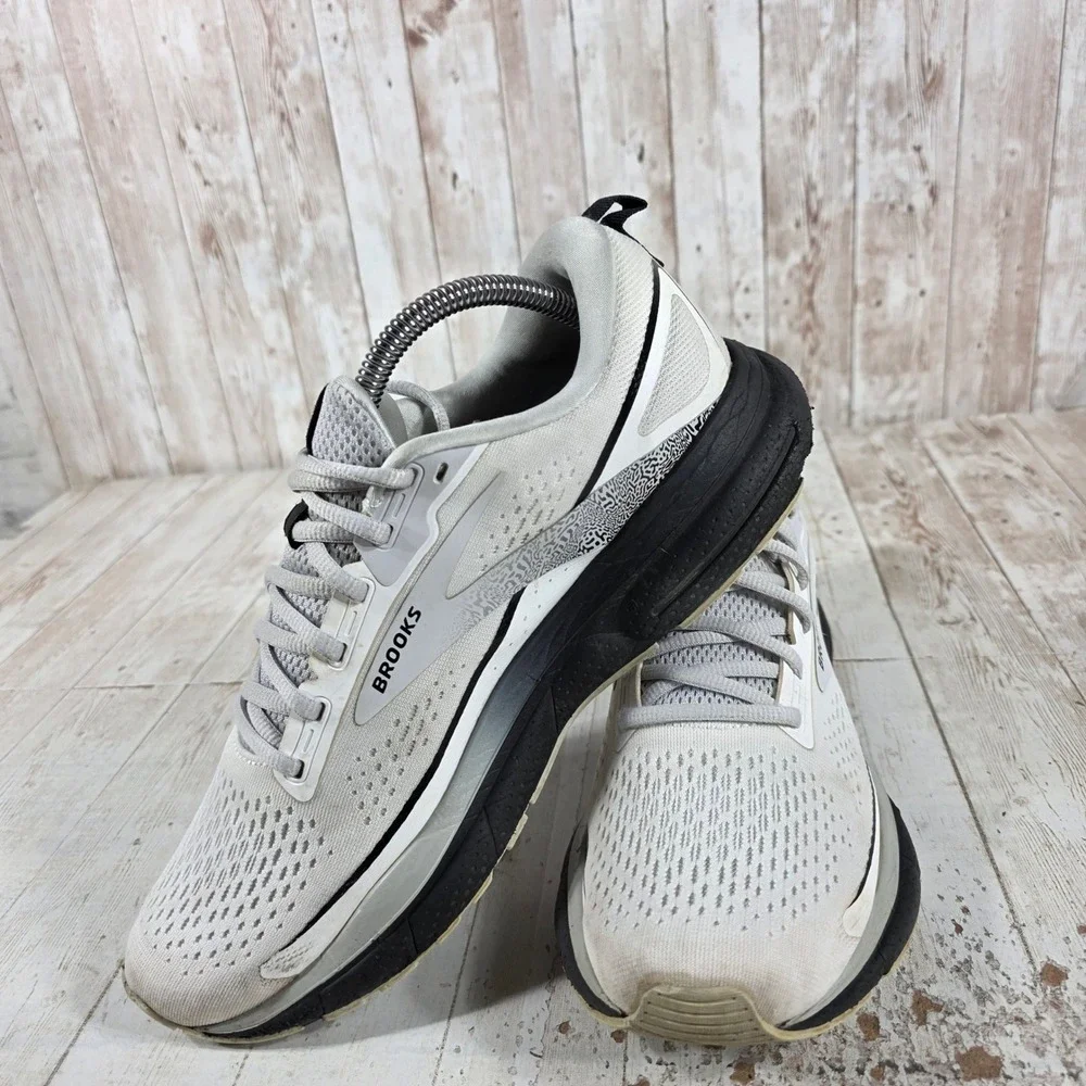 Brooks Trace 3 Womens Running Shoes White Grey Black Size 10 Medium B